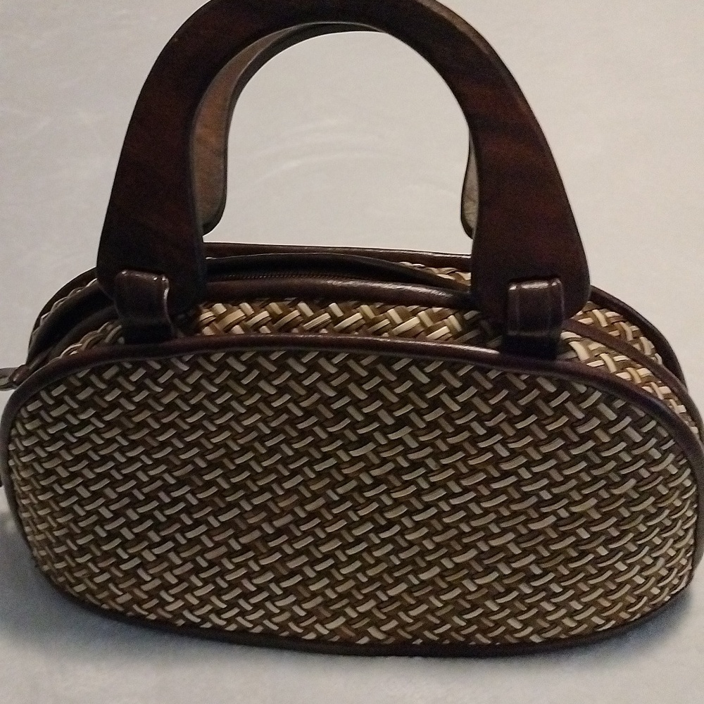 Mai-Tai Hawaiian Raffia Wood Handle Handbag